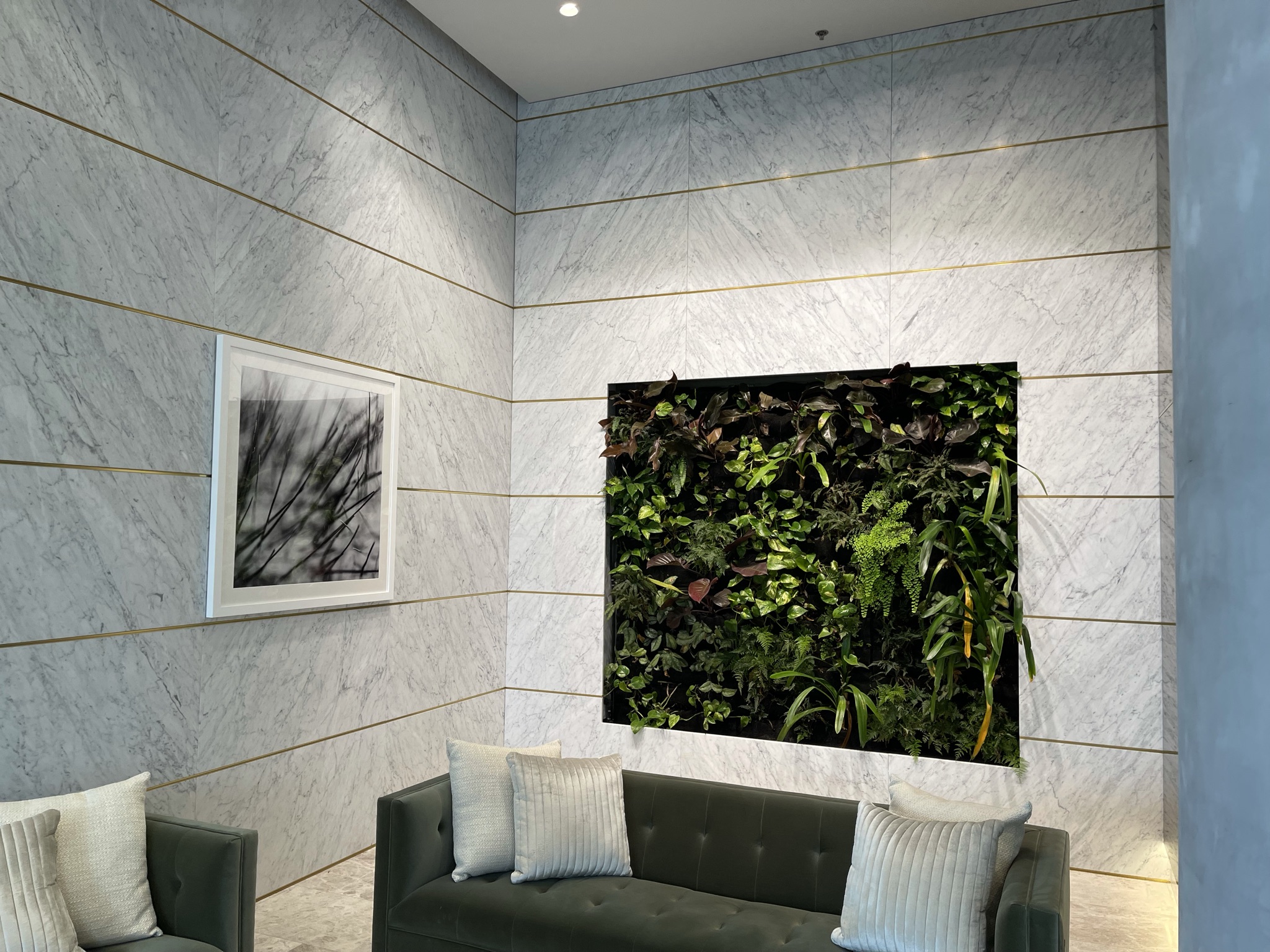 MALI Residences_Broadbeach_Lobby_Wall Clading with Brass Fitting